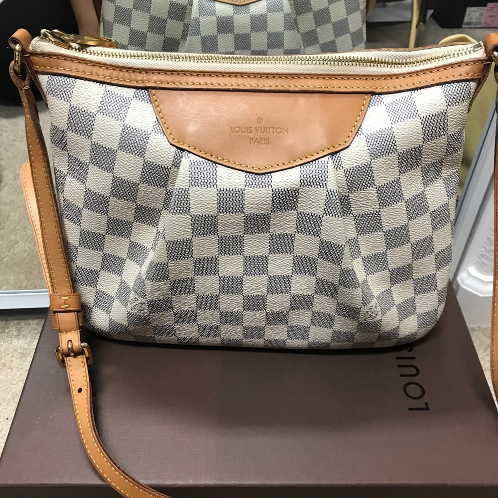 ❌SOLD ❌💯 Authentic Siracusa Azur crossbody purse - Picture 1 of 8